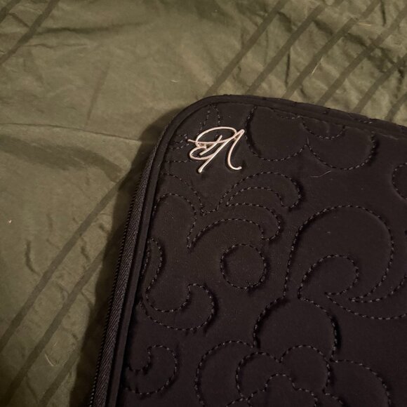 Vera Bradley Quilted Padded Laptop Sleeve Floral - NWOT - 17x12 inch - Picture 2 of 5